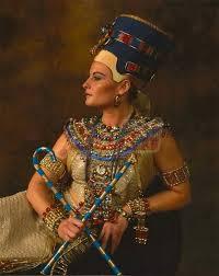 كتب عيد صالح صورة مصرية الملكة نفرتيتي