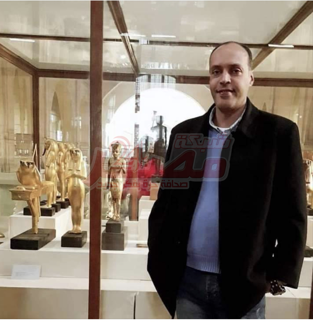 الاستاذ /صلاح سليمان يقدم التهنئة للعقيد محمد بك عودة